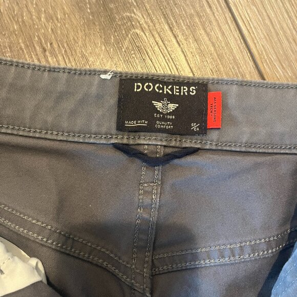 Docker's Jean Fit.  32x32.  Straight - Picture 4 of 4